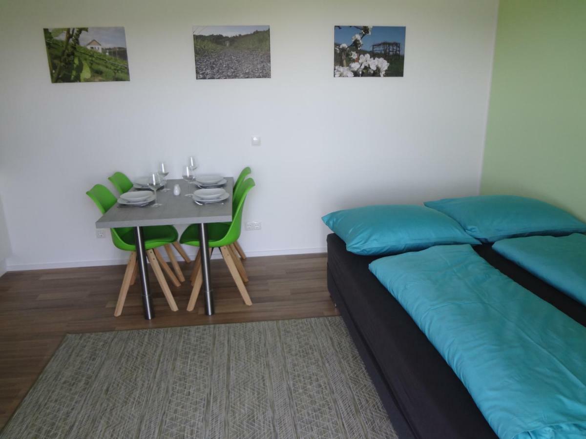 Weinstrassenapartment Fam. Dietrich Ratsch an der Weinstraße Extérieur photo